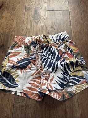 C&C California White Tropical Leaf Drawstring Shorts